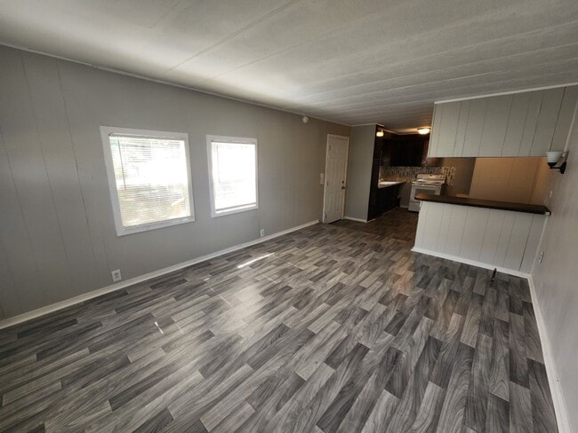 14803 Bakers Ln