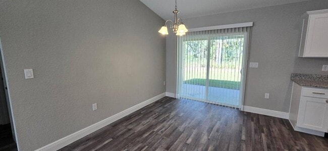 Photo - 217 Oak Ln Cir