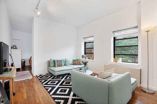 186 W 80th St Unit 17M