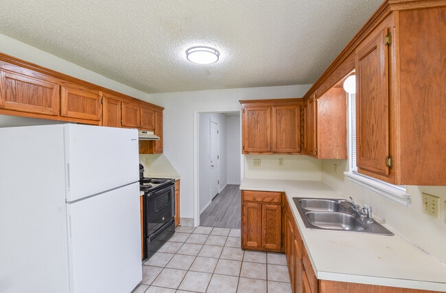 Photo - 512 Carson Rd