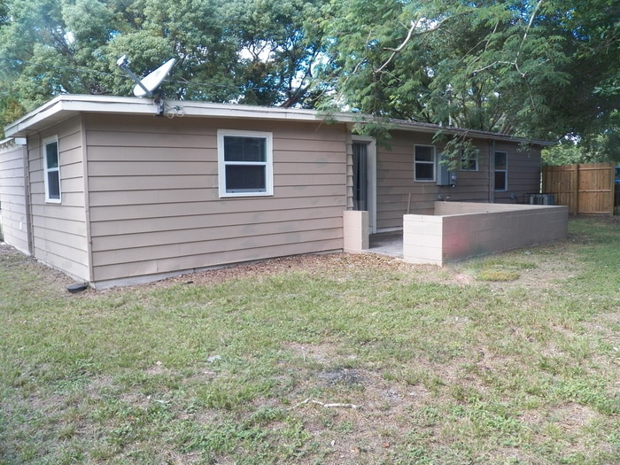 Photo - 1301 Sandy Ln