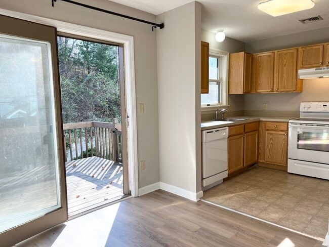 Photo - 812 Lake Vista Dr Unit 812