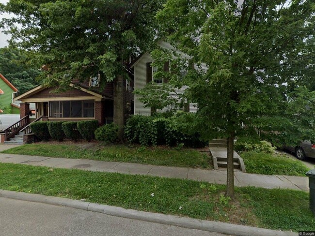 Building Photo - 418 Power St