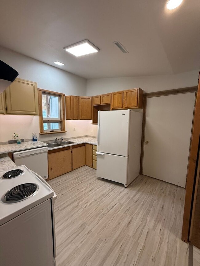 Photo - 54 HWY 59 Unit Lower