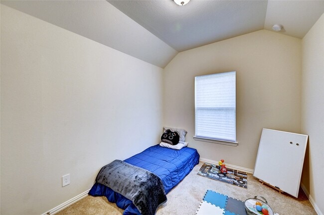 Photo - 865 Spruce Pine Dr