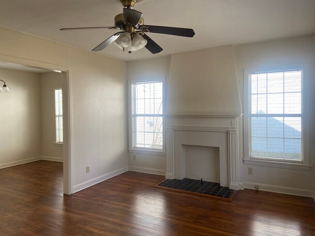 Photo - 147 E Elmwood St Unit 147