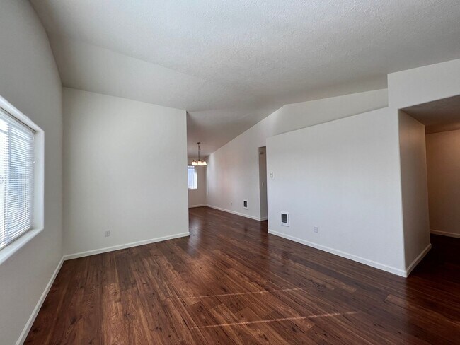 Photo - 06-100 Unidad 2931