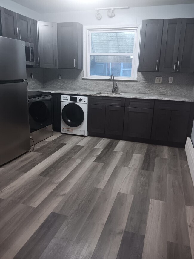 Photo - 1438 Van Kirk St