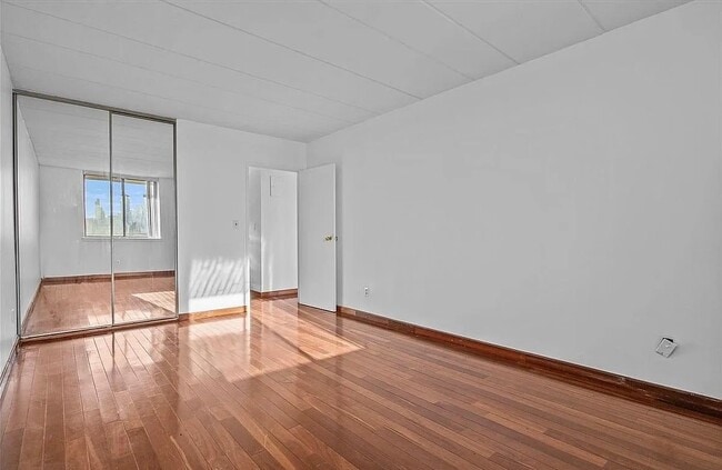 Photo - 4 Birchwood Ct