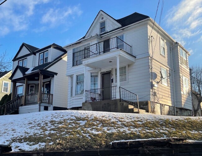 Photo - 3634 W Sarnow St Apartamentos Unidad 3636 Upper