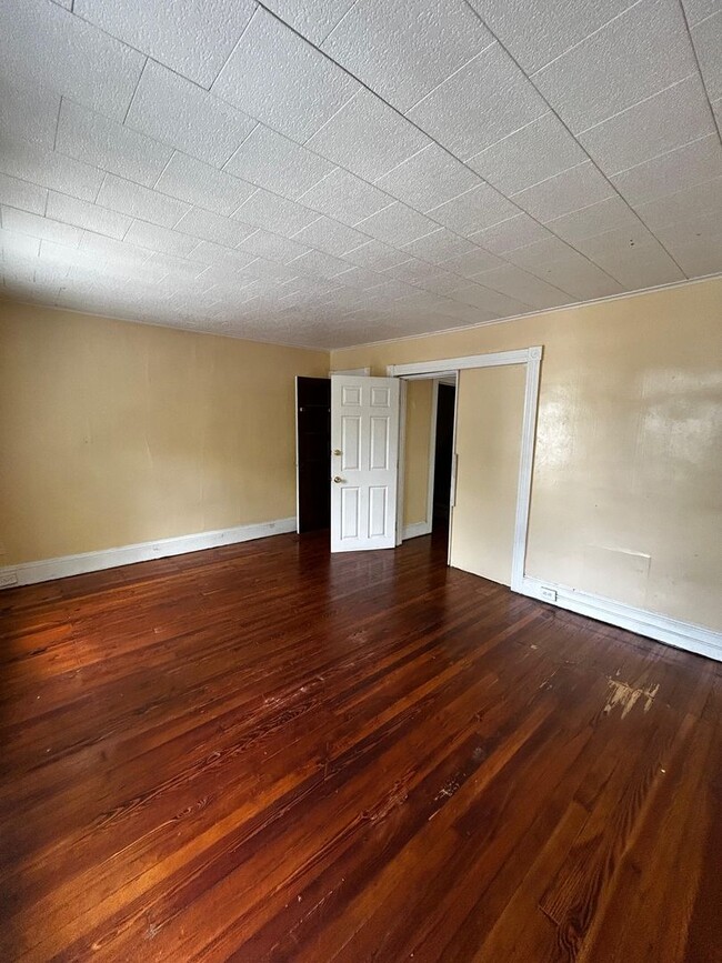 Building Photo - 59 Price St Unit 2