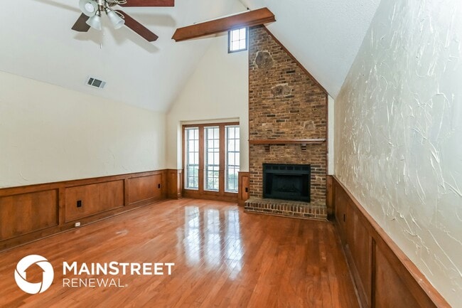 Photo - 499 Bedlington Dr