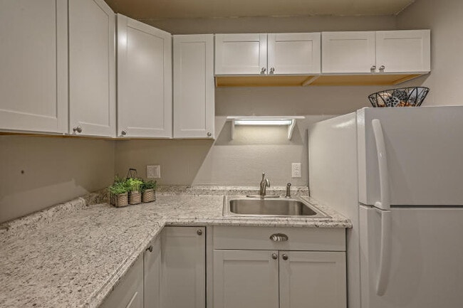 Building Photo - 2801 Vail Ave SE Unit 232 Rental