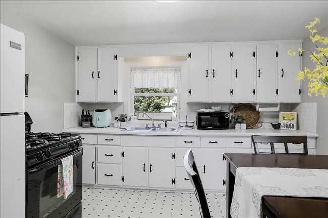 Photo - 121 S 25th St