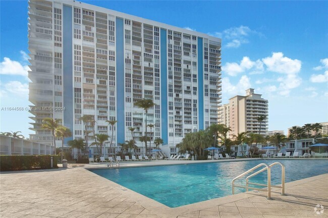 Building Photo - 881 Ocean Dr Unit 25E Rental