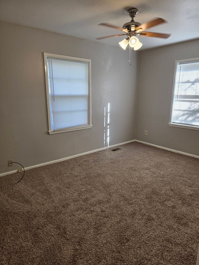 Photo - 1945 S Battin St