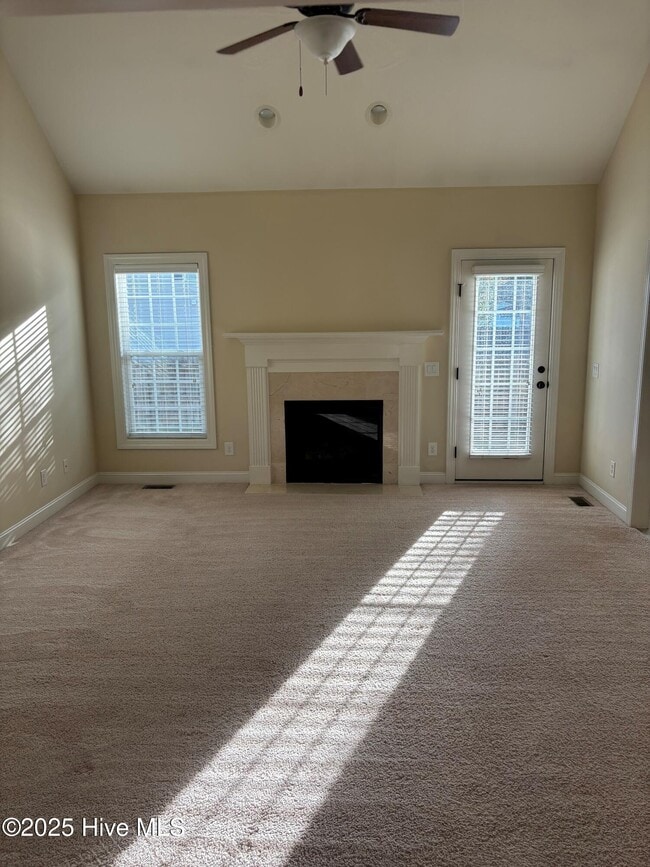 Photo - 2585 Forbes Ave
