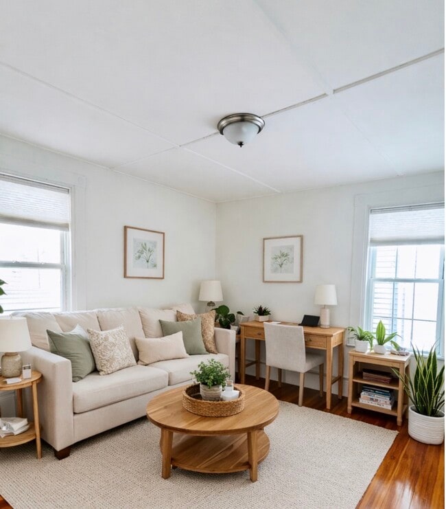 Building Photo - 83 1/2 Summer St Unit 2