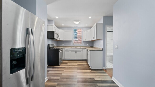 Photo - 1702 W Superior St Unit 2nd