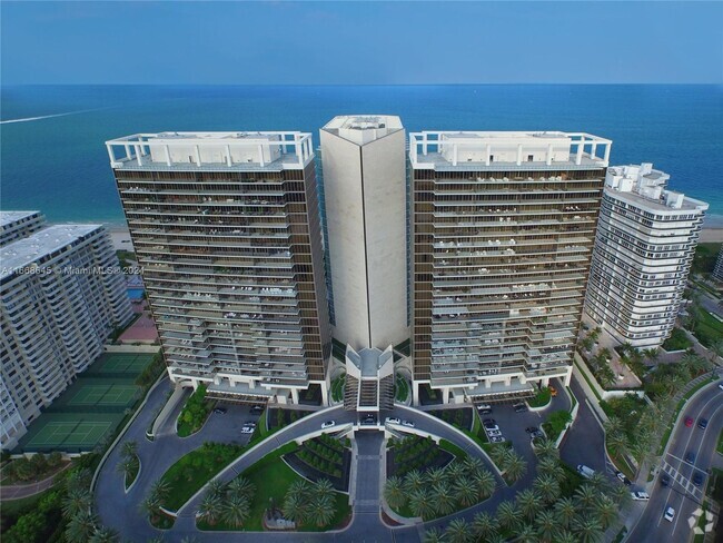 Building Photo - 9705 Collins Ave Unit 9705 Collins Ave # 605N (A11668645) Rental