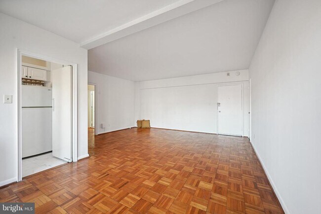 Photo - 2500 Q St NW Unidad 430