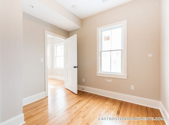 Photo - 178 Brooks St Unidad 3