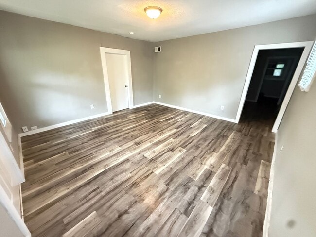 Photo - Spacious 4-Bedroom Home Near Springfield's Newest Entertainment & Dining!
