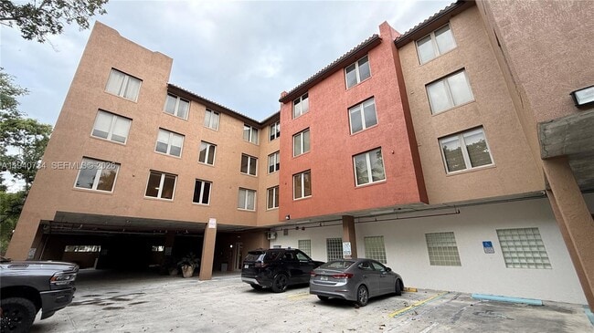 Photo - 2630 SW 28th St Unit 3