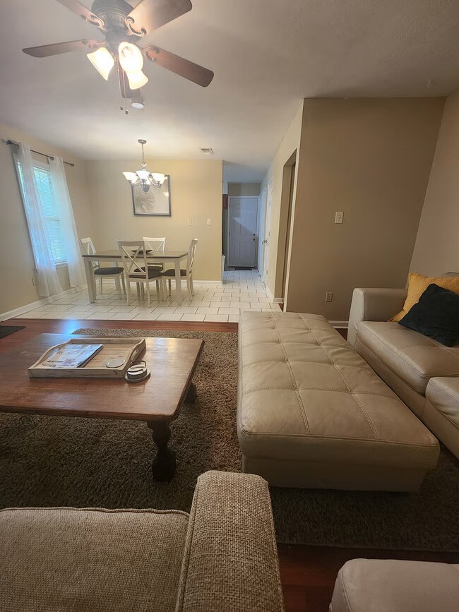 Photo - 402 Ulman Ave