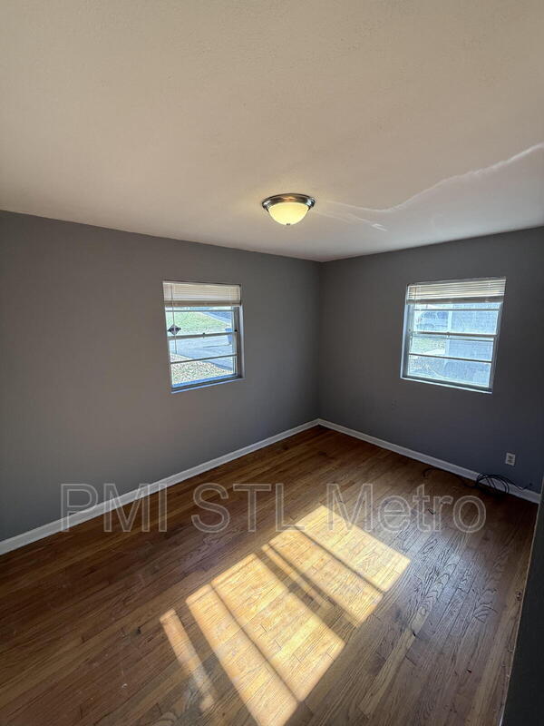 Photo - 705 Beardsley Ct