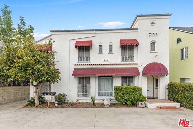 Photo - 727 Crenshaw Blvd