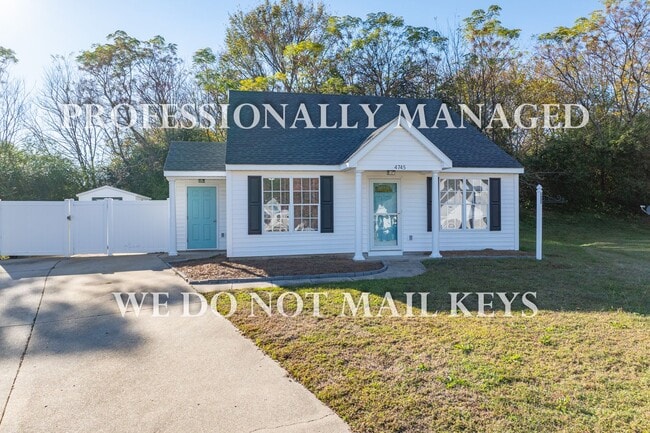 Building Photo - 4745 Periwinkle Pl