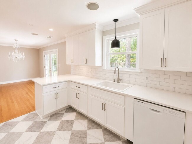 Photo - 1452 Birthright St