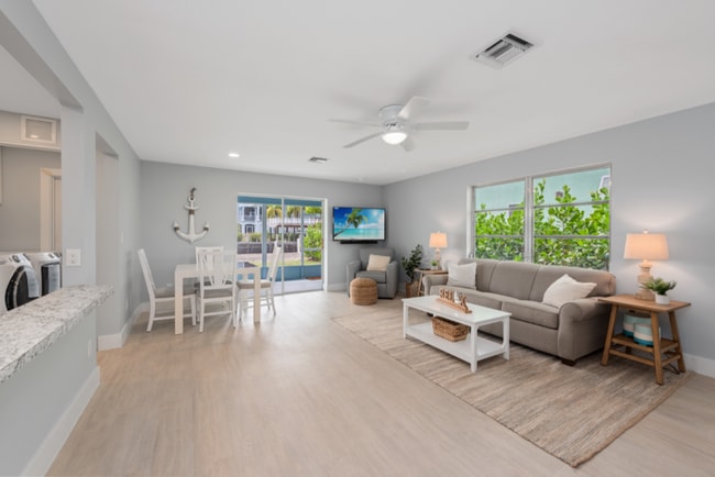 Photo - 176 Trinidad St