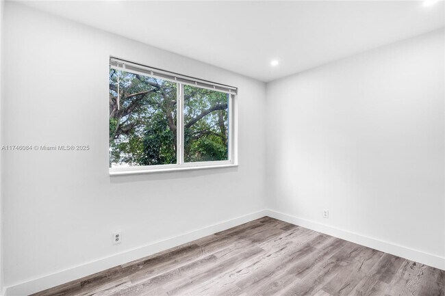 Photo - 6445 NW 2nd Ave Unidad 20