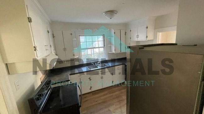 Photo - 1421 Sunset Ave