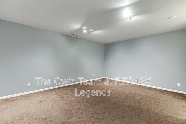 Photo - 805 Tulip Poplar Way