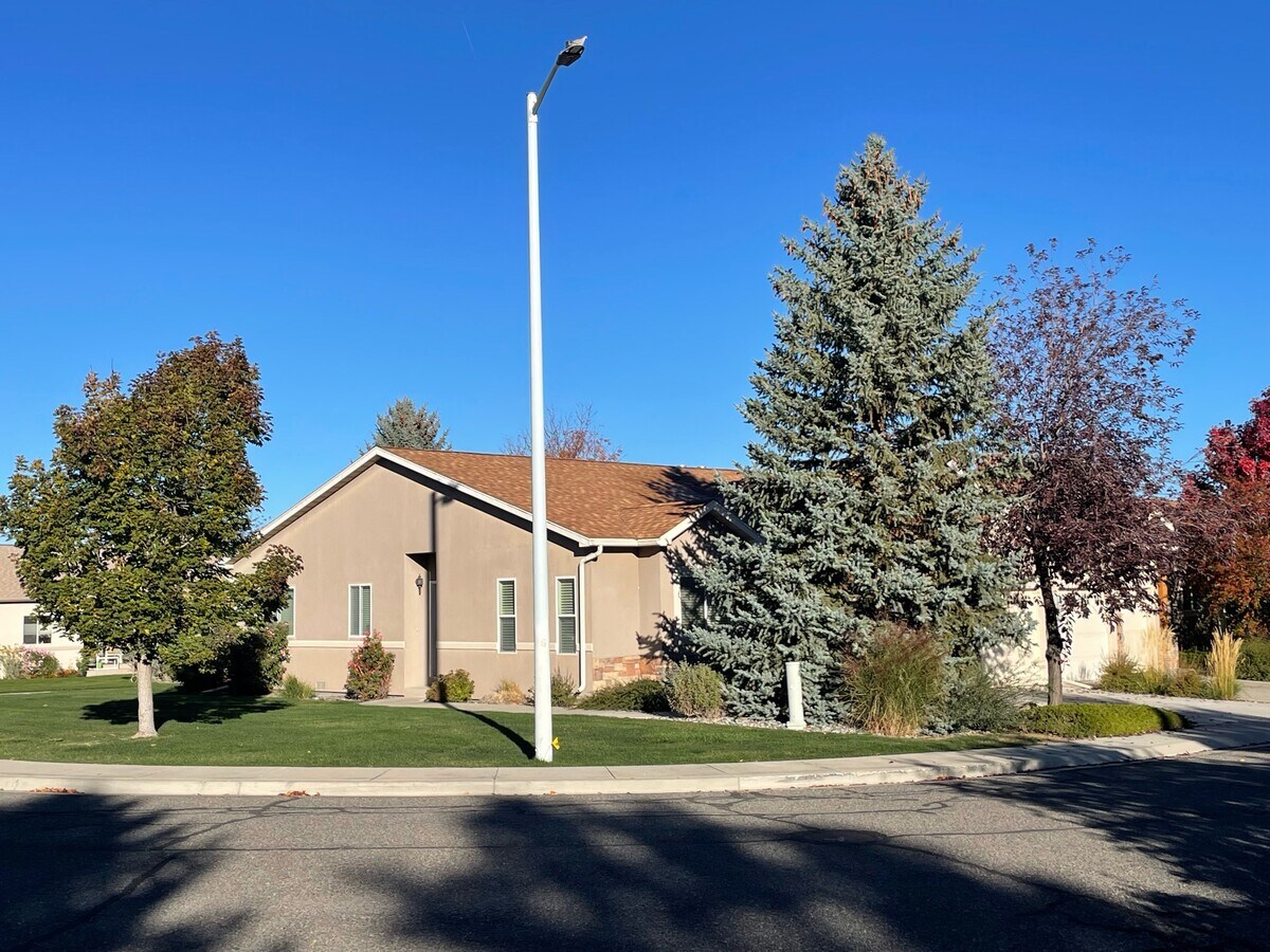 Photo - 255 Crossroads Cir