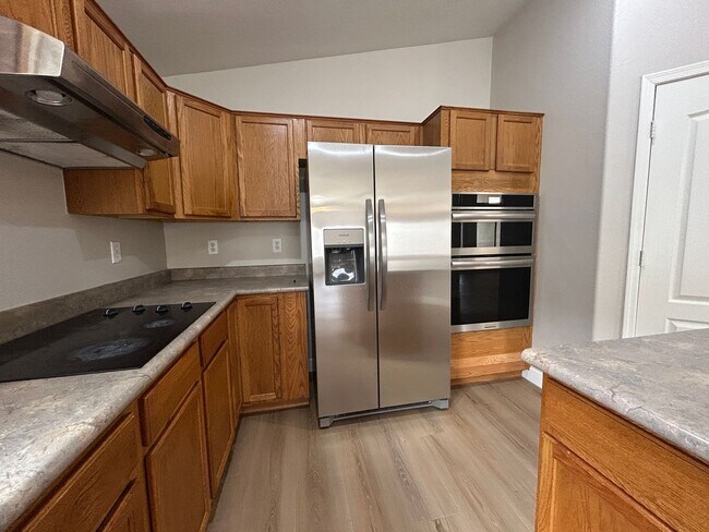 434 E Chicory Pl