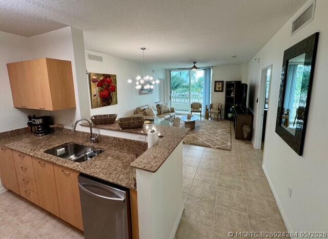 625 Casa Loma Blvd Unit 304
