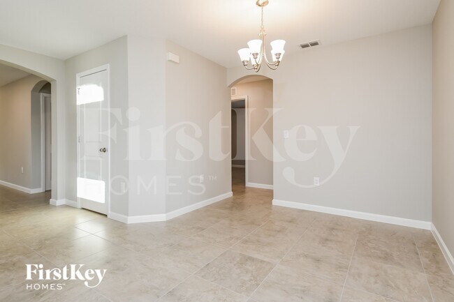 Photo - 618 Lindbergh Wy