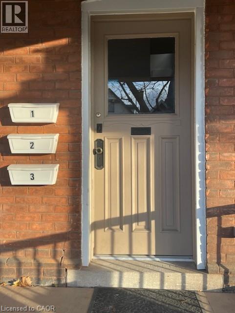 Photo - 27 Strathcona Ave S Unité 2