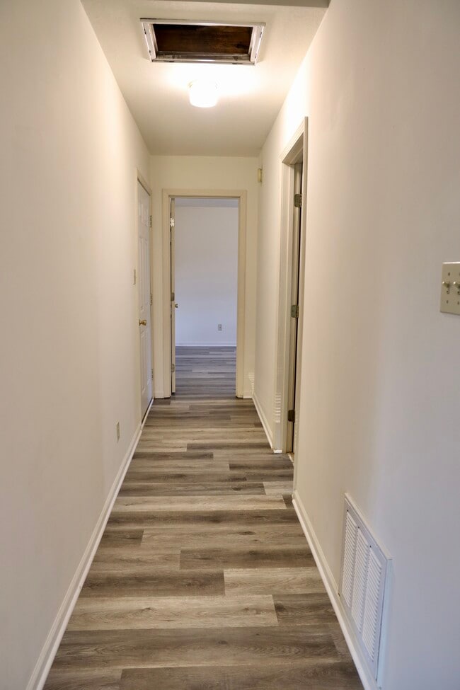 Photo - 1710 Ashwood Dr