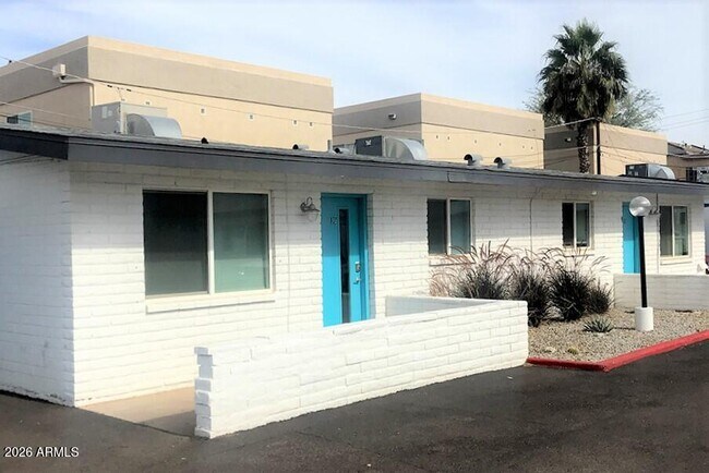 Photo - 3141 N 37th St Unidad 14