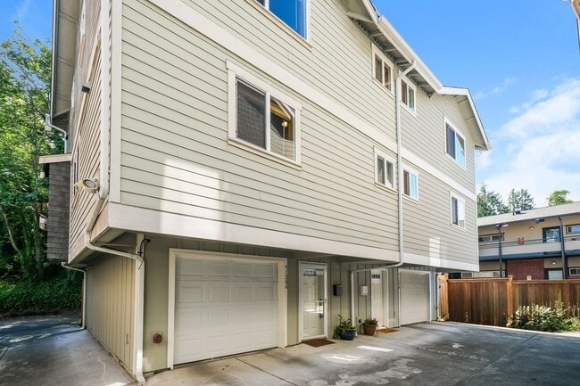 Building Photo - Bright and Spacious Residence with Vaulted Ceilings and Garage