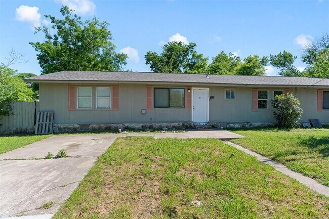 Photo - 203 E Anderson Ave