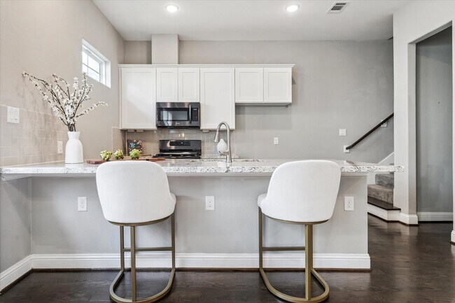 Photo - 5443 Camaguey St