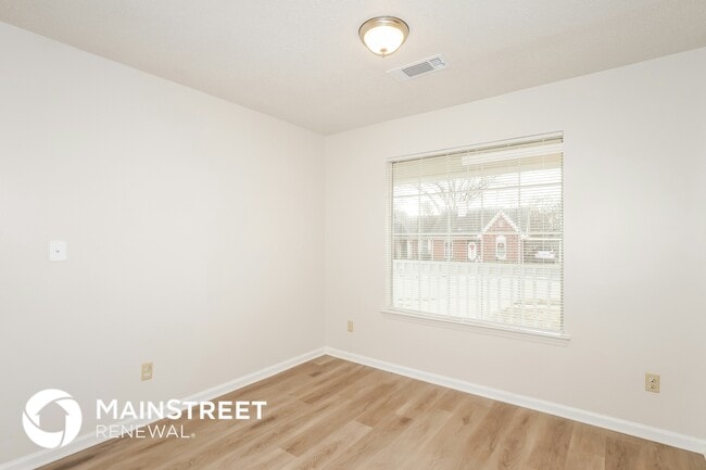 Photo - 5530 Oak Branch Cir N