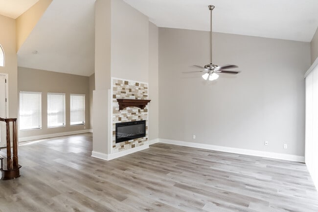 Photo - 5118 Stonehurst Rd