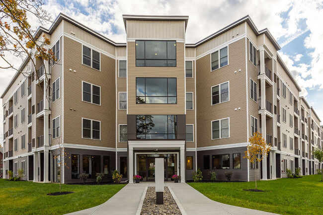 Community Exterior - Six67 College Avenue Apartments